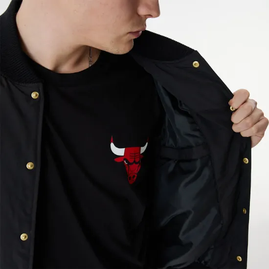 Imagen de Chaqueta Bomber New Era Chicago Bulls